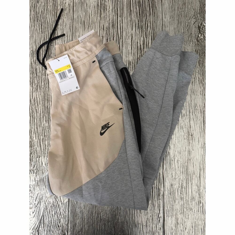 Nike Tech Slim Fit Taper Leg Reg Length Men's Size S Sweats